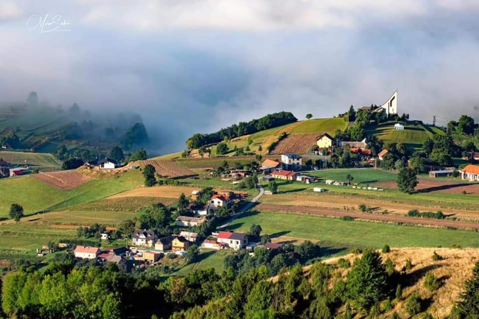 Penzion** Amalka Hrinova ภายนอก รูปภาพ